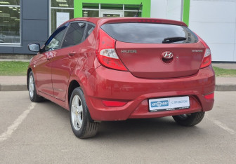 Подержанный автомобиль Hyundai Solaris Hatchback 2011 года (7 фото)