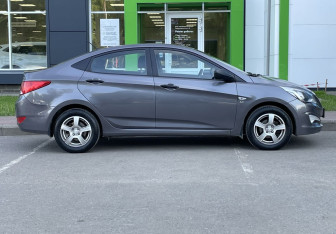 Подержанный автомобиль Hyundai Solaris Sedan 2015 года (4 фото)