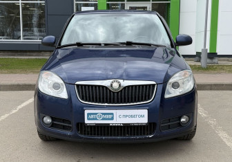 Подержанный автомобиль Skoda Fabia Hatchback 2010 года (2 фото)