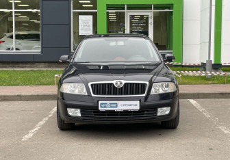 Подержанный автомобиль Skoda Octavia Liftback 2008 года (2 фото)