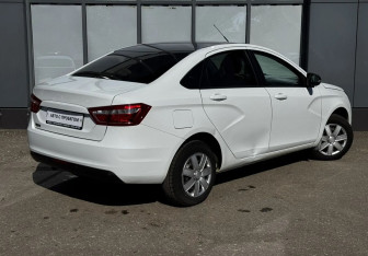 Подержанный автомобиль LADA (ВАЗ) Vesta Sedan 2021 года (6 фото)