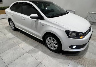 Подержанный автомобиль Volkswagen Polo Sedan 2013 года (5 фото)