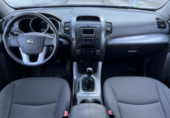 Подержанный автомобиль Kia Sorento 2009 года (11 фото)