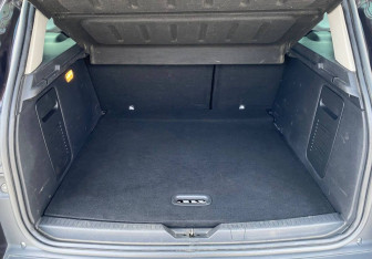 Подержанный автомобиль Renault Kaptur 2017 года (14 фото)