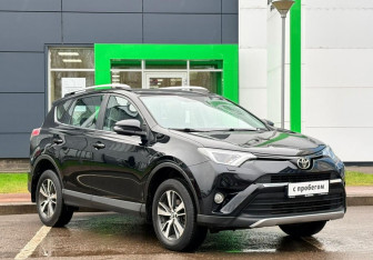 Подержанный автомобиль Toyota RAV4 2016 года (3 фото)