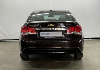 Подержанный автомобиль Chevrolet Cruze Sedan 2013 года (6 фото)