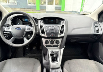 Подержанный автомобиль Ford Focus Wagon 2012 года (9 фото)