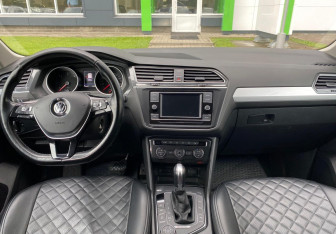 Подержанный автомобиль Volkswagen Tiguan 2017 года (9 фото)