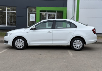 Подержанный автомобиль Skoda Rapid Liftback 2019 года (8 фото)