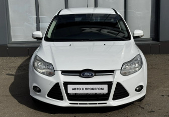 Подержанный автомобиль Ford Focus Hatchback 2014 года (2 фото)