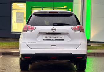 Подержанный автомобиль Nissan X-Trail 2016 года (6 фото)