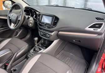 Подержанный автомобиль LADA (ВАЗ) Vesta Sedan 2016 года (10 фото)