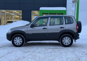 Подержанный автомобиль Chevrolet Niva 2018 года (8 фото)
