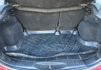 Подержанный автомобиль Ford Fusion 2006 года (14 фото)