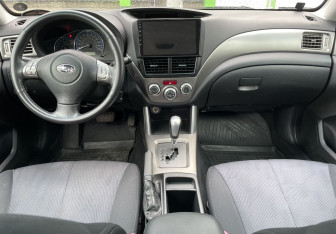 Подержанный автомобиль Subaru Forester Suv 2010 года (9 фото)