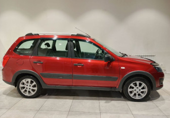 Подержанный автомобиль LADA (ВАЗ) Kalina Wagon 2018 года (4 фото)