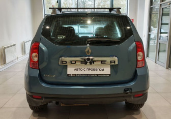 Подержанный автомобиль Renault Duster 2013 года (8 фото)