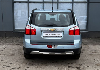 Подержанный автомобиль Chevrolet Orlando 2012 года (7 фото)