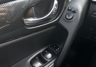 Подержанный автомобиль Nissan X-Trail 2015 года (17 фото)