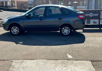 Подержанный автомобиль LADA (ВАЗ) Granta Liftback 2015 года (5 фото)