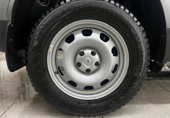 Подержанный автомобиль Renault Duster 2021 года (9 фото)