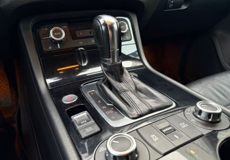 Подержанный автомобиль Volkswagen Touareg 2013 года (15 фото)