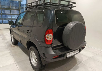 Подержанный автомобиль Chevrolet Niva 2017 года (7 фото)