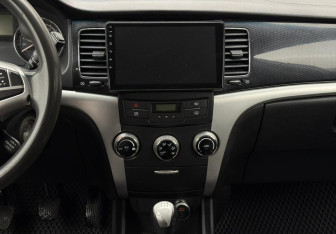 Подержанный автомобиль SsangYong Actyon 2012 года (14 фото)