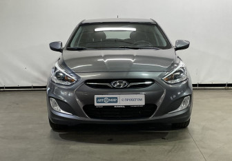 Подержанный автомобиль Hyundai Solaris Hatchback 2013 года (2 фото)