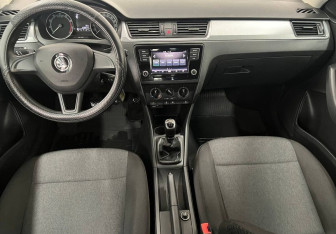 Подержанный автомобиль Skoda Rapid Liftback 2019 года (10 фото)