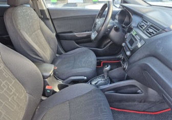 Подержанный автомобиль Kia Rio Sedan 2012 года (10 фото)