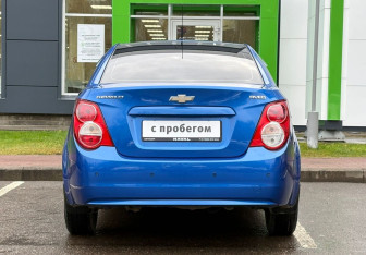 Подержанный автомобиль Chevrolet Aveo Sedan 2013 года (5 фото)