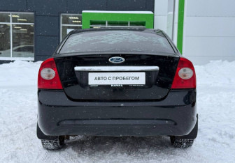 Подержанный автомобиль Ford Focus Sedan 2008 года (6 фото)