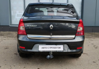 Подержанный автомобиль Renault Logan Sedan 2010 года (7 фото)