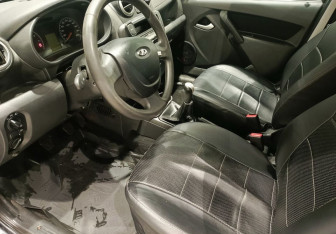 Подержанный автомобиль LADA (ВАЗ) Granta Liftback 2016 года (10 фото)