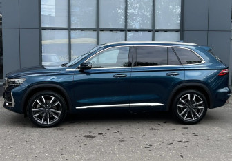 Подержанный автомобиль Geely Monjaro 2023 года (8 фото)