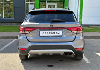 Подержанный автомобиль Kia Rio Hatchback 2017 года (7 фото)