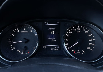 Подержанный автомобиль Nissan Qashqai 2016 года (15 фото)