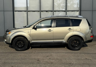 Подержанный автомобиль Mitsubishi Outlander 2007 года (6 фото)