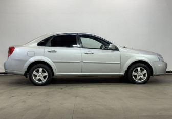 Подержанный автомобиль Chevrolet Lacetti Sedan 2008 года (4 фото)