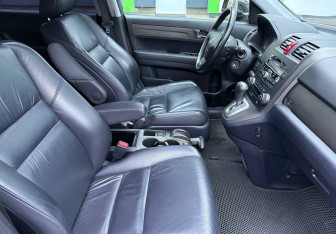 Подержанный автомобиль Honda CR-V 2010 года (9 фото)