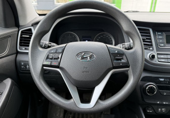 Подержанный автомобиль Hyundai Tucson 2016 года (12 фото)