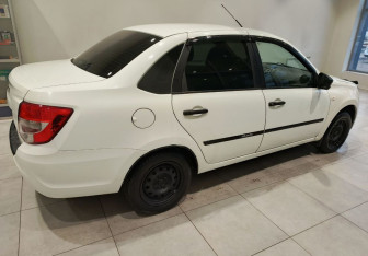 Подержанный автомобиль LADA (ВАЗ) Granta Sedan 2019 года (10 фото)