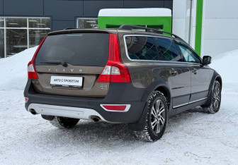 Подержанный автомобиль Volvo XC70 2011 года (5 фото)
