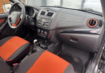Подержанный автомобиль LADA (ВАЗ) Kalina Wagon 2017 года (10 фото)
