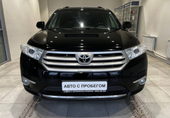 Подержанный автомобиль Toyota Highlander 2011 года (2 фото)