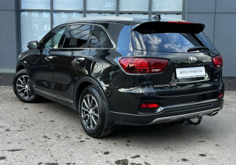 Подержанный автомобиль Kia Sorento 2018 года (8 фото)