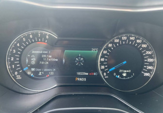 Подержанный автомобиль Ford Mondeo Sedan 2016 года (15 фото)