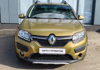 Подержанный автомобиль Renault Sandero 2016 года (3 фото)