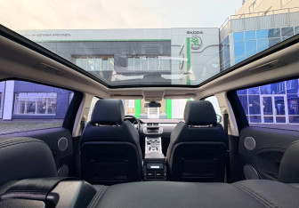 Подержанный автомобиль Land Rover Range Rover Evoque 2014 года (18 фото)